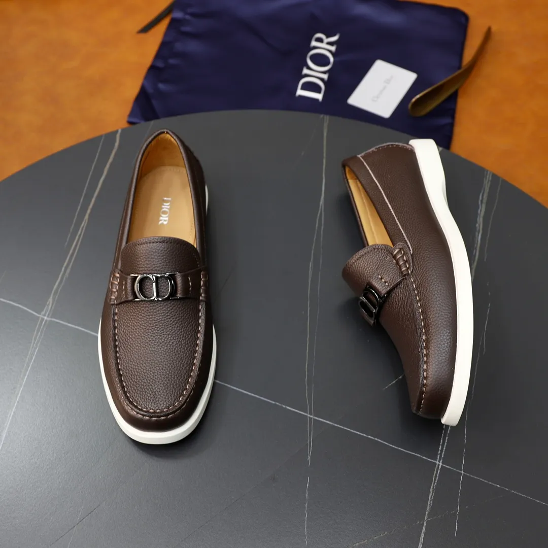 Ex-factory price: 540🙅‍♂️🙅‍♂️🙅‍♂️ Brand: Dior DIOR Standard code: Men's code 38/44 (45 can be customized) Grade: Same as the official website Material: Original cowhide stitching, cowhide lining, original TPU wear-resistant soft outsole Style categories: Leisure and sports version, footwear for driving, young fashion, European and American trends, British style Color: actual picture color
